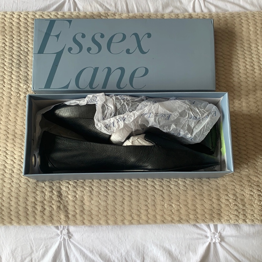 Essex Lane Black Pointed Toe Flats